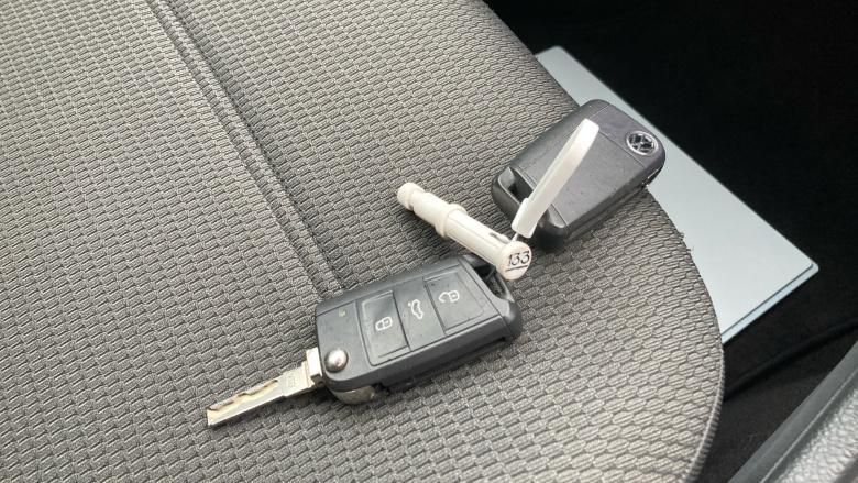 Volkswagen Golf 99kW e-Golf 35kWh 5dr Auto Electric Hatchback